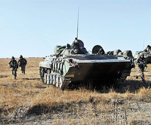 北部戰區陸軍組織“嚴寒-2017”實兵對抗演習