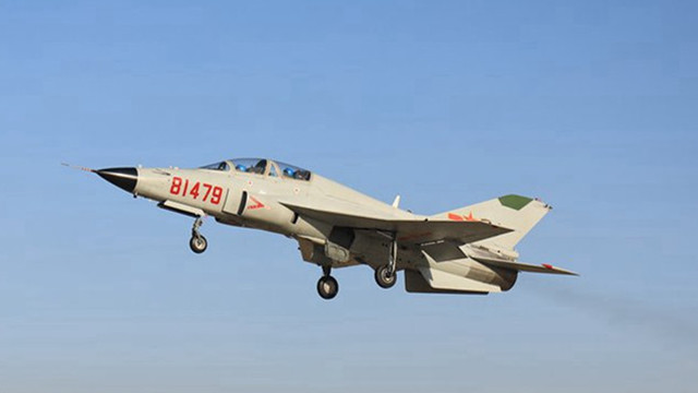 海軍航空大學(xué)某團圓滿完成新年度首次飛行