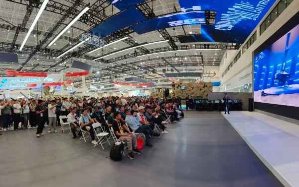 兵器工業(yè)集團舉辦專場軍貿(mào)新產(chǎn)品發(fā)布會,多款最新地面裝備精彩亮相 兵器工業(yè)集團舉辦專場軍貿(mào)新產(chǎn)品發(fā)布會,多款最新地面裝備精彩亮相