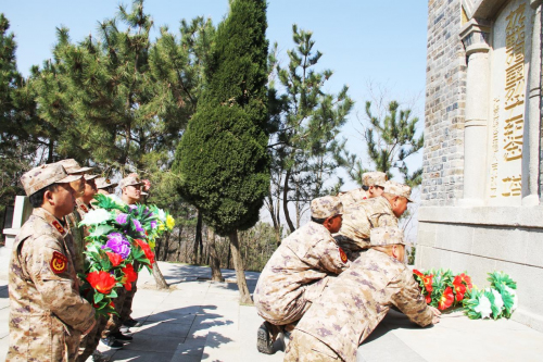 緬懷先烈志 共鑄國(guó)防魂——夏甸鎮(zhèn)開展“清明祭英烈”愛國(guó)主義教育志愿服務(wù)活動(dòng)
